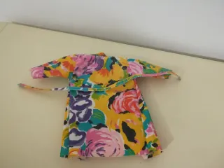 Conjunto chubasquero+sombrilla Barbie.