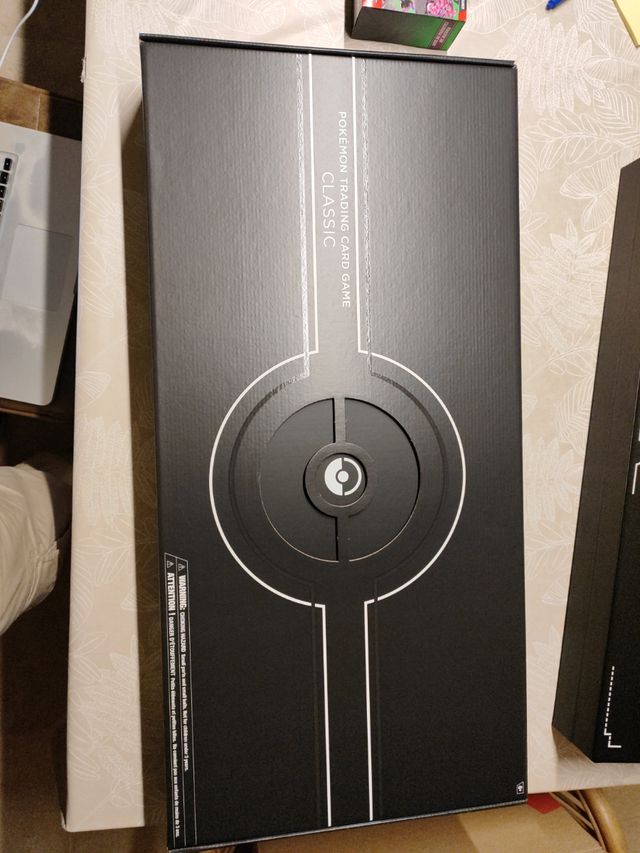 Caja Pokémon Classic sin cartas