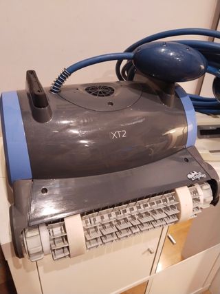 Robot Limpiafondos Dolphin XT2