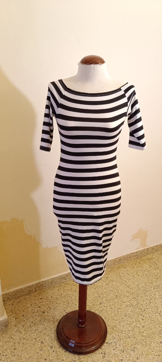 Vestido elástico a rayas, talla M