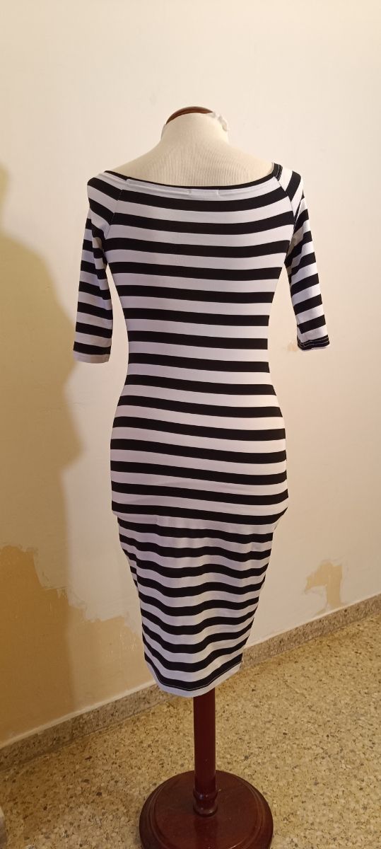 Vestido elástico a rayas, talla M