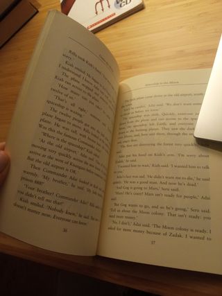 Oxford Bookworms Library: Level 1: Under the Moon