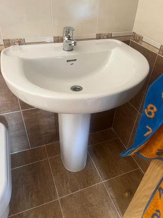 Lavabo de pie Gala con grifo
