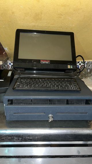 Pantalla táctil. Teclado. Registradora. Impresora