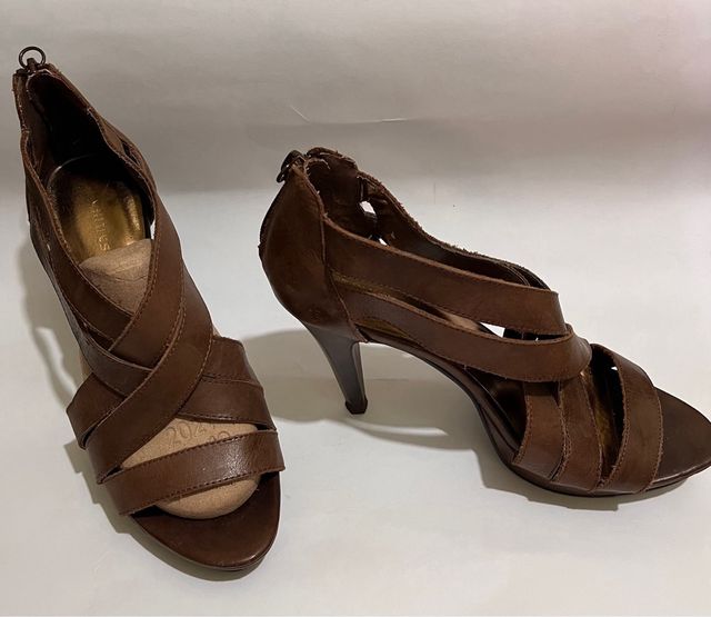 Sandalias piel color marron.Talla 39.Como nuevo.Se