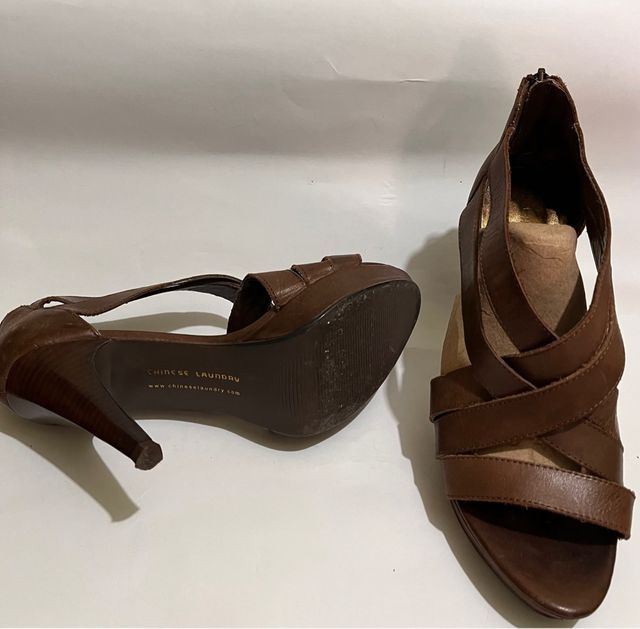 Sandalias piel color marron.Talla 39.Como nuevo.Se