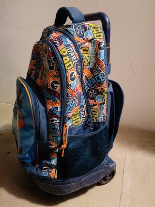 Mochila safta con ruedas hot wheels