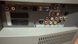 TV Samsung LE32R41B con mandos