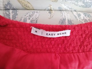 Chaqueta roja de mujer 