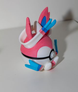 Pokeball Sylveon