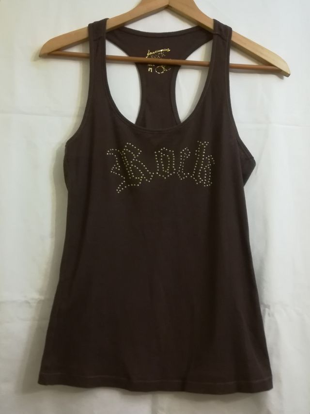 Camiseta de tirantes Stradivarius.