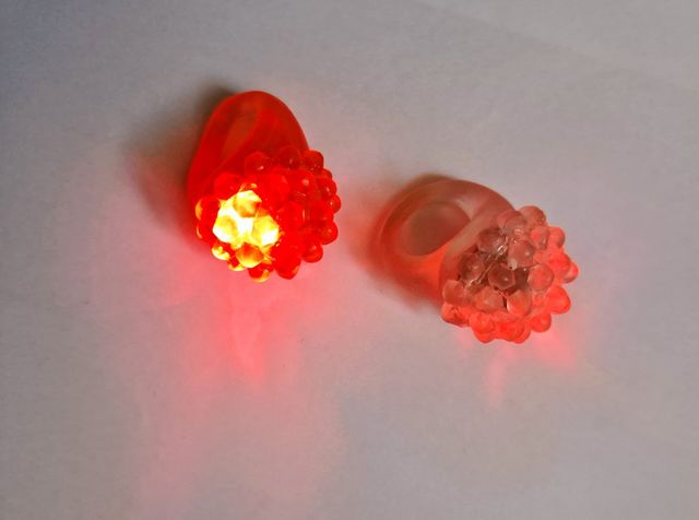 2 anelli con led luminosi in silicone