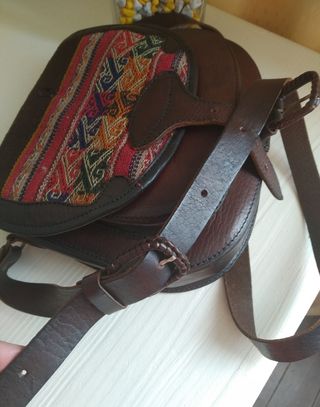 Bolso de cuero artesano