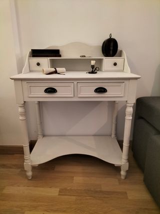 Escritorio de madera blanco