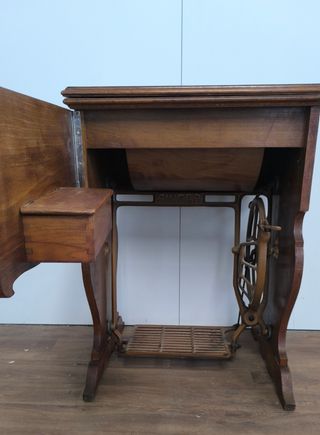 MUEBLE MAQUINA ANTIGUO