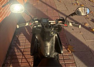 Yamaha Aerox R Naked