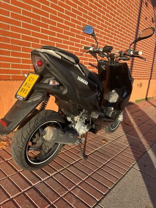 Yamaha Aerox R Naked