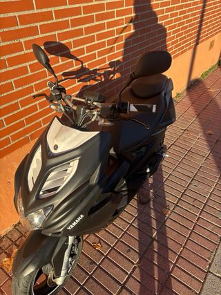 Yamaha Aerox R Naked