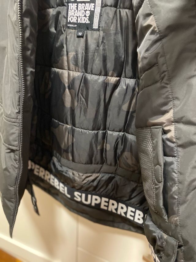 Cazadora nieve esquiar