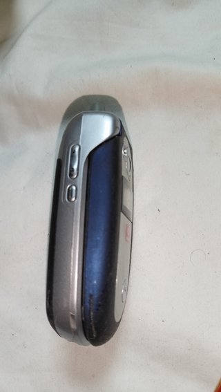 MOTOROLA V550 AZUL Y GRIS