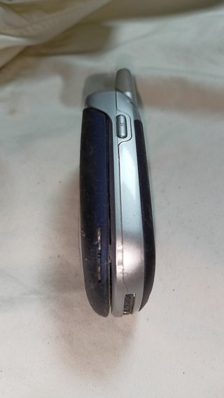 MOTOROLA V550 AZUL Y GRIS