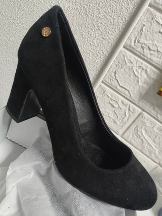 Zapatos salón piel y terciopelo azul 38