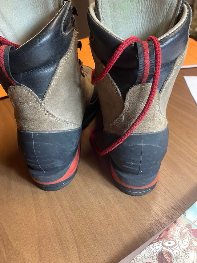 Botas de monte Salomon.42.