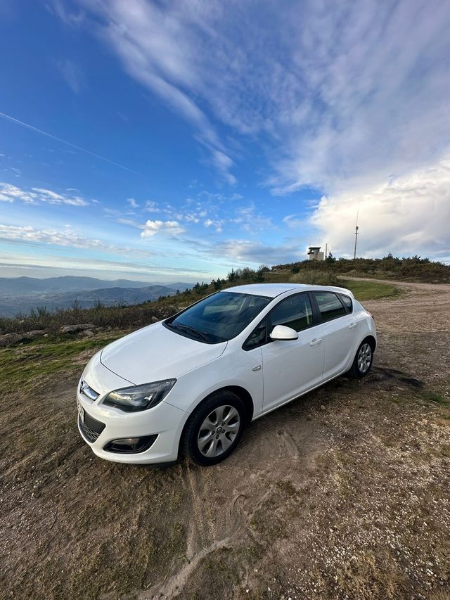 Opel Astra 2015