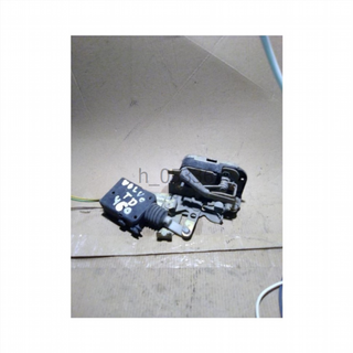 Cerradura puerta trasera derecha Volvo 460 h_05336