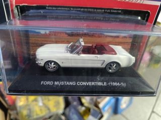 Maqueta 1:43 Ford Mustang convertible 3