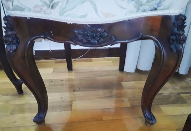 3 sillas isabelinas de flores