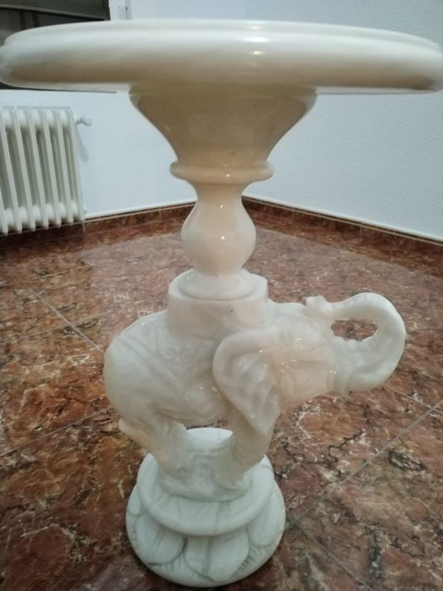 MESA DE ELEFANTE DE LA SUERTE ESTA PERFECTA.