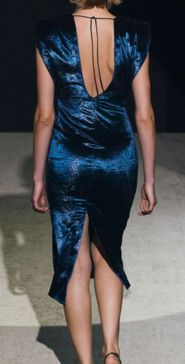 Vestido boda midi terciopelo azul zara fiesta