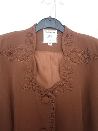 Traje de falda y chaqueta 