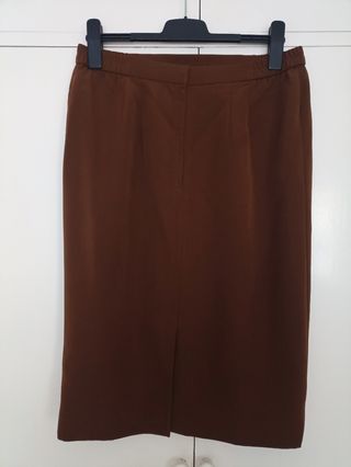 Traje de falda y chaqueta 