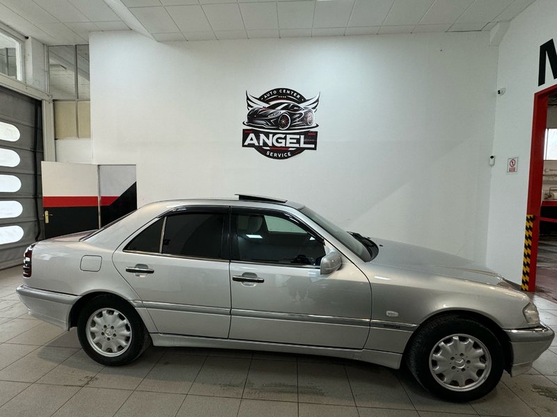 Mercedes-Benz Clase C C 250 TD Familiar Sport (T202) 1999
