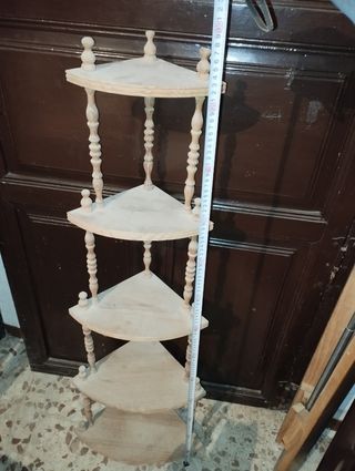 2 estanterías rinconeras de madera
