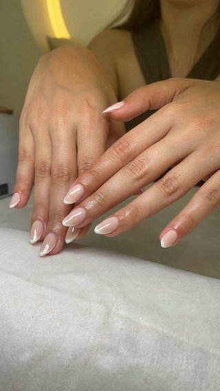 Ven con tu amiga y te regalamos un esmaltado