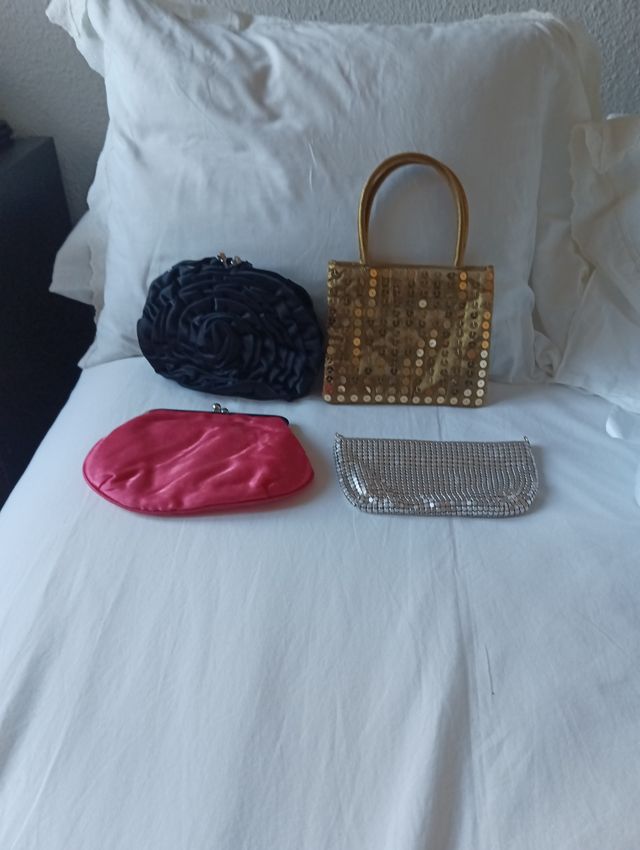 Bolsos de ceremonia.