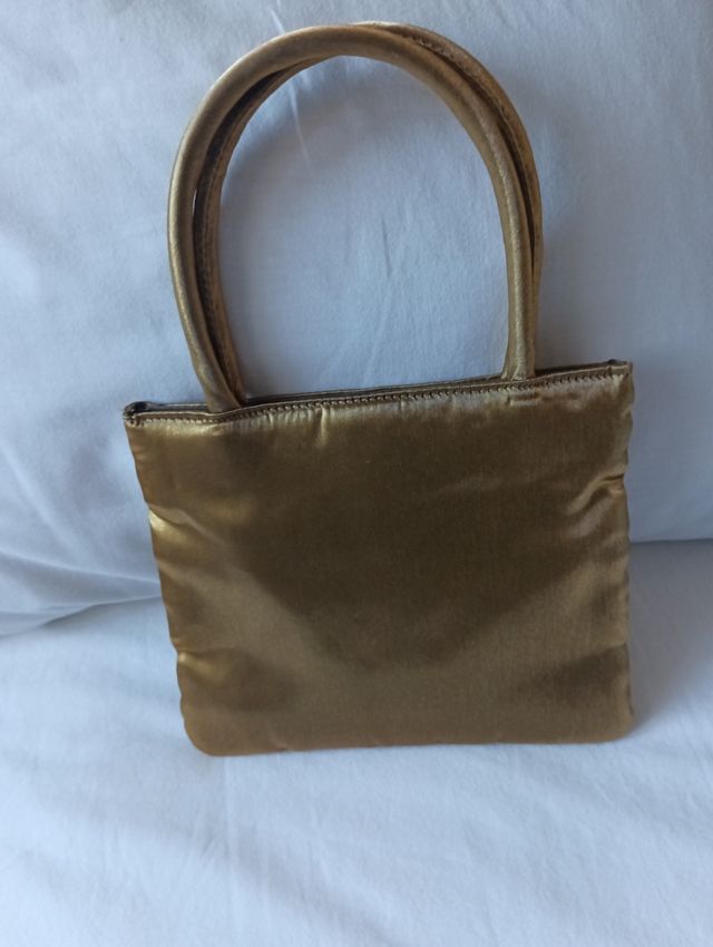 Bolsos de ceremonia.