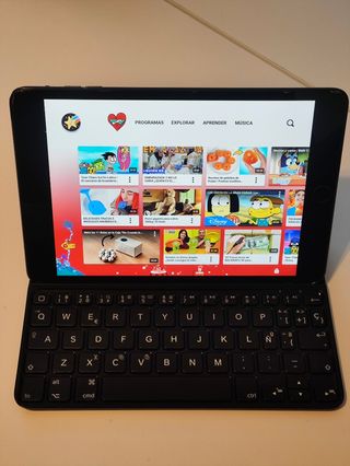 iPad mini con teclado y perfecto estado 