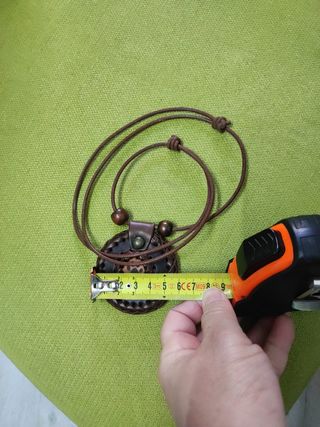 Colgante de cuero