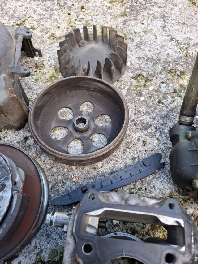 Lote piezas vespa et4 125