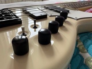 Bajo Maruszczyk Elwood L5 24 White
