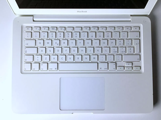 Apple MacBook 2010 bianco A1342 cpu 2.4GHz 4GB RAM