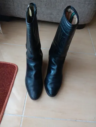 Botas