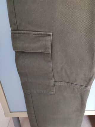 Pantaloni cargo