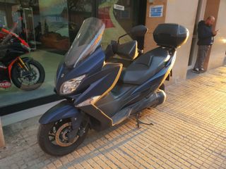 Suzuki Burgman 400