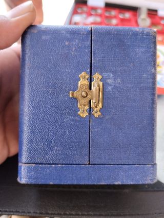 Reloj de 8 dias sobre mesa 