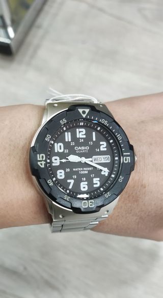 Reloj analógico Casio 49€